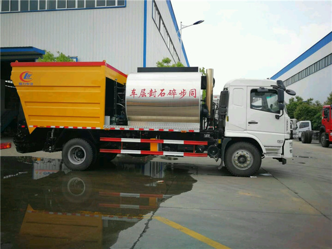 陜汽單橋同步碎石封層車